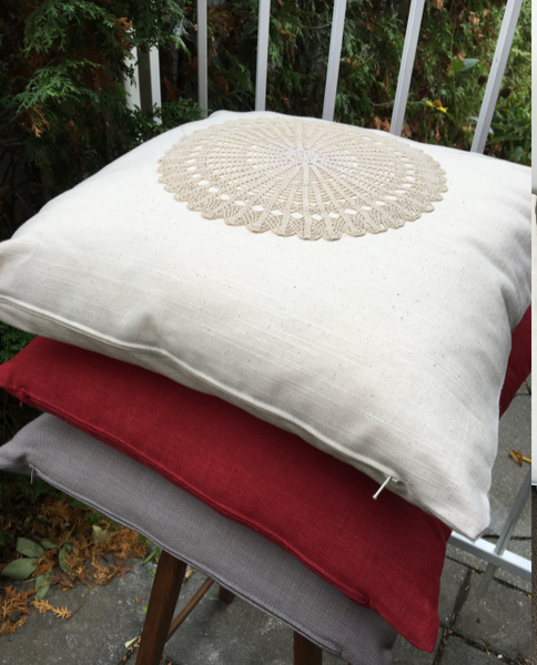 Linen cotton cushion with crochet doily outside - Shopping Blue